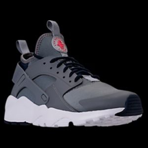 Men’s Nike Huarache Run Ultra Size 13